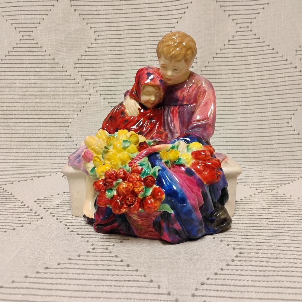 Royal Doulton Porcelain Figurine The Flower Sellers Children HN 1342